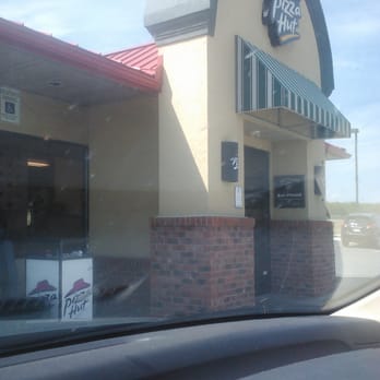 Pizza Hut - Front Side View - Pizza Near Me - Helena, Montana Pizza Hut - Front Side View - Pizza Near Me - Helena, Montana