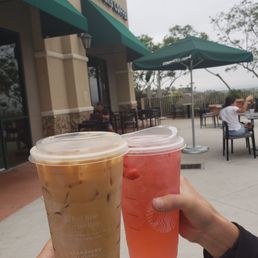 Vanilla cold brew & strawberry refresher Vanilla cold brew & strawberry refresher
