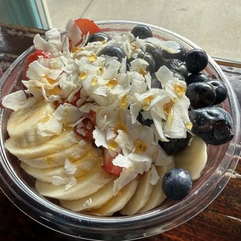Playa Bowls - Pura Vida Bowl (add bananas and coconut flakes) - Juice Bars & Smoothies Near Me - Winchester, Massachusetts Playa Bowls - Pura Vida Bowl (add bananas and coconut flakes) - Juice Bars & Smoothies Near Me - Winchester, Massachusetts