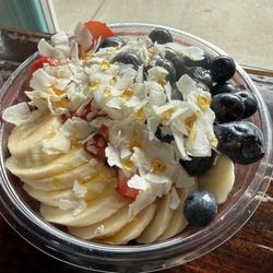 Playa Bowls - Pura Vida Bowl (add bananas and coconut flakes)