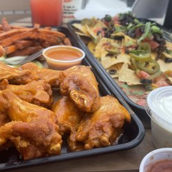 Maloneys Sports Bar and Grill - Saucy!
