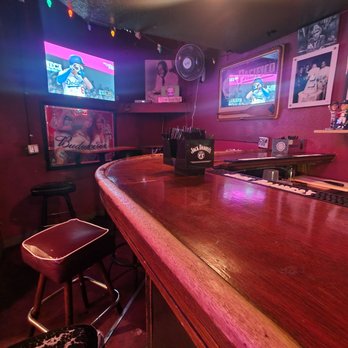 Frank N Hanks - Dive Bars Near Me - Los Angeles, California