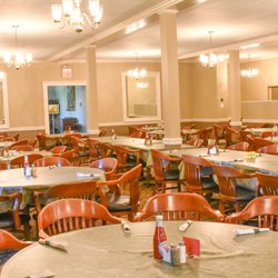 Perry Park Golf Resort - Our Restaurant & Event Venue is located in a wing of Glenwood Hall * Capacity 200