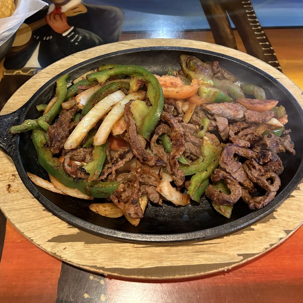 Guadalajara Restaurant - Beef fajitas - Mexican Near Me - Lake Park, Florida Guadalajara Restaurant - Beef fajitas - Mexican Near Me - Lake Park, Florida