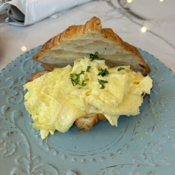 Roses and Berries Cafe - Croissant Omelet - Breakfast & Brunch Near Me - Dubuque, Iowa Roses and Berries Cafe - Croissant Omelet - Breakfast & Brunch Near Me - Dubuque, Iowa