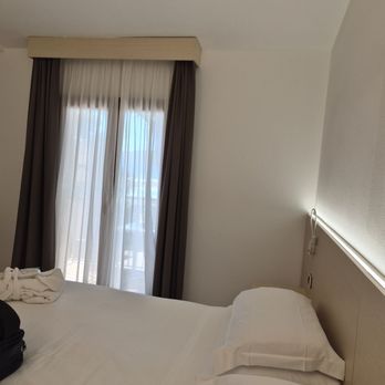 Corte Rosada - Bedroom - Hotels Near Me - Maristella, SS Corte Rosada - Bedroom - Hotels Near Me - Maristella, SS