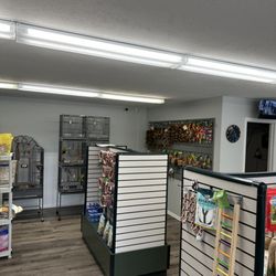 Milts One Stop Parrot Shop - Good selection of toys and accessories