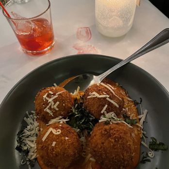 Lamplighter Restaurant - Italian Near Me - Rochester, New York