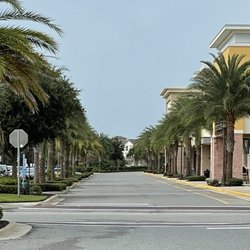 Lee Vista Promenade - Like being in California, but with gators