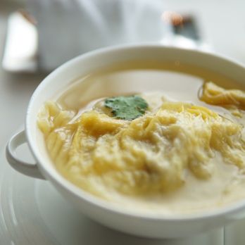 Tin Lung Heen - Dumpling in supreme soup - Cantonese Near Me - Kowloon, HK