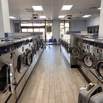 Desert Oasis Laundromat - Brand new washers and clean environment - Laundromat Near Me - Las Vegas, Nevada Desert Oasis Laundromat - Brand new washers and clean environment - Laundromat Near Me - Las Vegas, Nevada