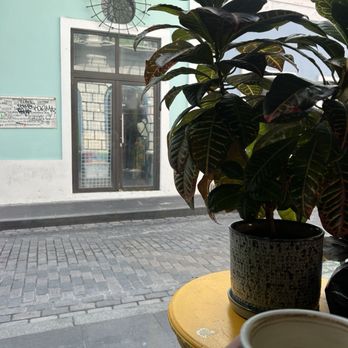Kaffe Haus - window seat - Breakfast & Brunch Near Me - San Juan, Puerto Rico Kaffe Haus - window seat - Breakfast & Brunch Near Me - San Juan, Puerto Rico