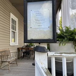 Vanderbilt Lakeside Bar Room & Guesthouse