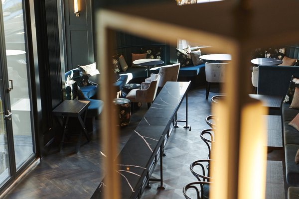 Bar am Wasser by null