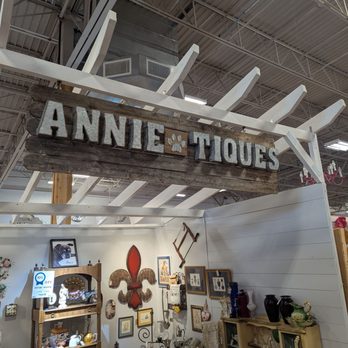 Lone Star Mercantile - I'm sure she was proud coming up with this sign idea - Arts & Crafts Near Me - Allen, Texas