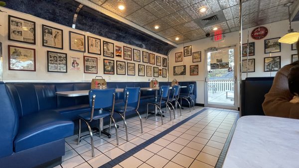 Blue Moon Diner by null
