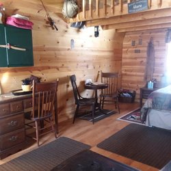 Driftless Lodge Vacation Homes & Cabins - The Windy Ridge Retreat Rustic Cabin- sleeps 2