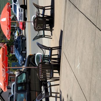 Sidewalk Cafe - Plenty of outside seating. - Salad Near Me - Arroyo Grande, California