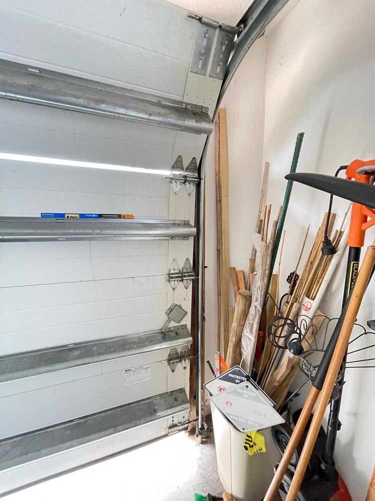 Garage Doors Tech - Garage Door Contractor in Beverly Hills, FL
