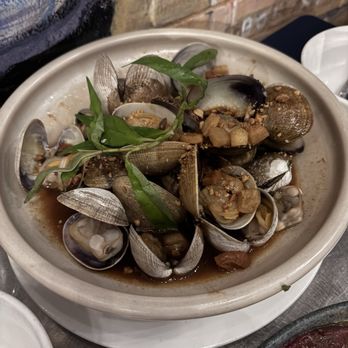 Lunch Lady - CLAM TAMARIND $24 - manila clams, tamarind butter sauce, peanuts, pork crackling, Chinese donut - Vietnamese Near Me - Vancouver, British Columbia Lunch Lady - CLAM TAMARIND $24 - manila clams, tamarind butter sauce, peanuts, pork crackling, Chinese donut - Vietnamese Near Me - Vancouver, British Columbia