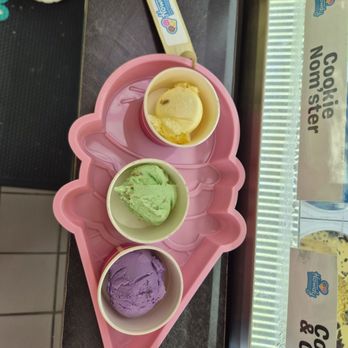 Howdy Homemade Ice Cream - Flight with pistachio ube and lemon butter cookie - Ice Cream & Frozen Yogurt Near Me - Indianapolis, Indiana