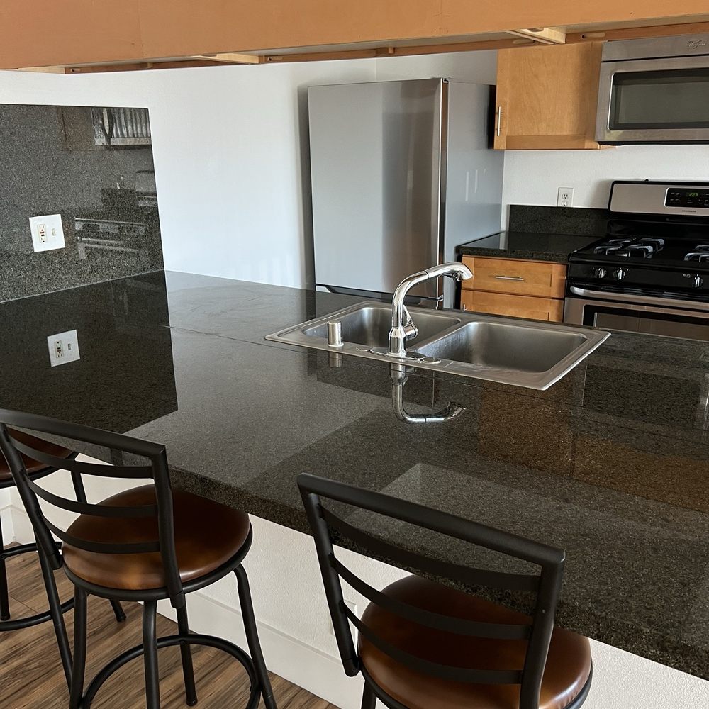 Flash Guys Cleaning - Kitchen and countertop - Home Cleaning Near Me Flash Guys Cleaning - Kitchen and countertop - Home Cleaning Near Me
