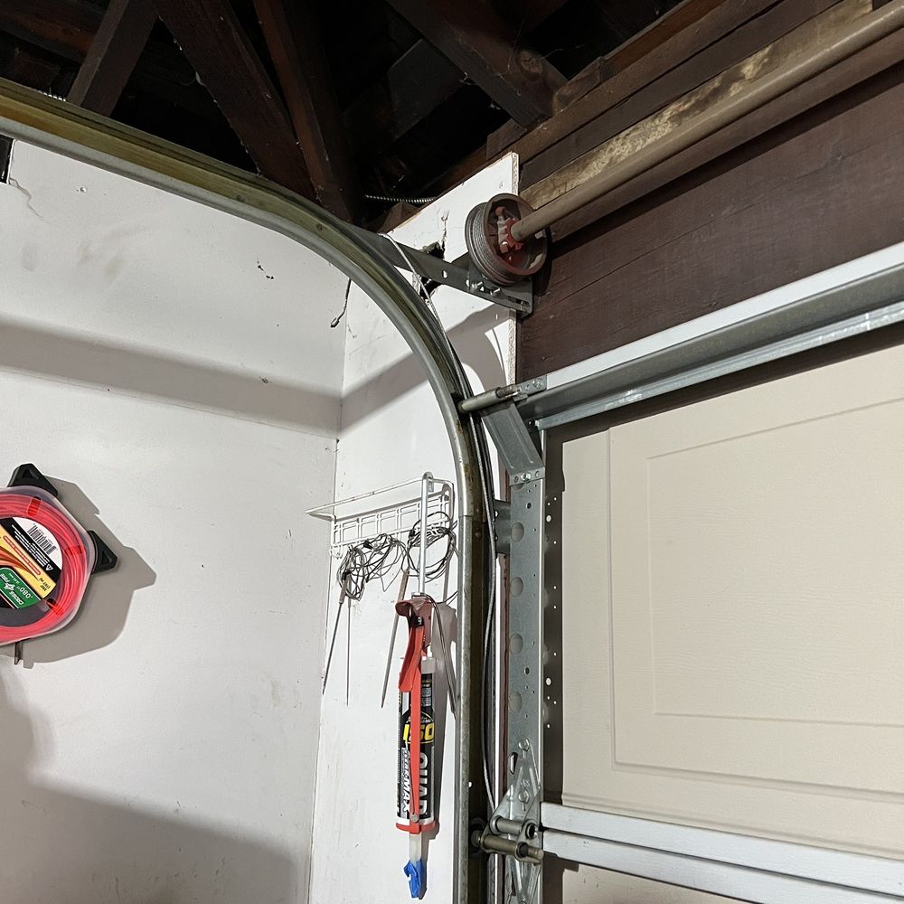 EG Prime Garage Door - Broken cable - Garage Door Services Near Me EG Prime Garage Door - Broken cable - Garage Door Services Near Me