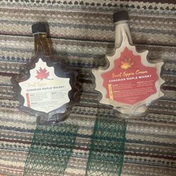 Thousand Islands Duty Free - Maple liquor in leaf shaped bottles/ regular and cream versions