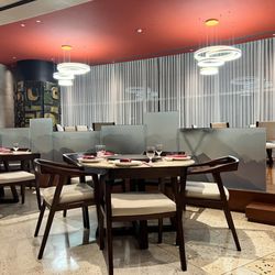 Xin Tian Di - Room and seating