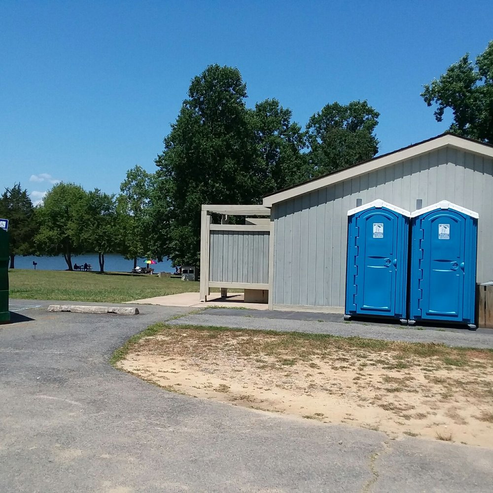 Lake Anna State Park - Restrooms at picnic area B have flushing toilets... - Parks Near Me - Spotsylvania, Virginia