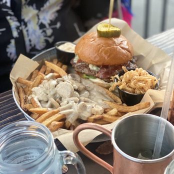 Broderick - Walnut Creek - Broderick has amazing burgers - Gastropubs Near Me - Walnut Creek, California