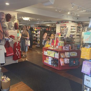Lovestruck Books - Bookstores Near Me - Cambridge, Massachusetts Lovestruck Books - Bookstores Near Me - Cambridge, Massachusetts