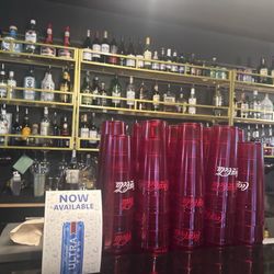 Dwyane & Co - Full bar