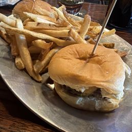 Cheeseburger sliders Cheeseburger sliders