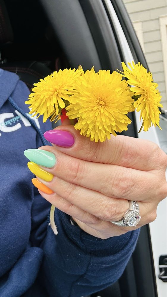 #1 Nail Spa Logo