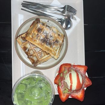 Heybings - Matcha latte, matcha strawberry bingsoo, Nutella mochi waffle - Desserts Near Me - Costa Mesa, California Heybings - Matcha latte, matcha strawberry bingsoo, Nutella mochi waffle - Desserts Near Me - Costa Mesa, California