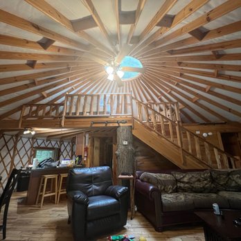 Red River Gorge Cabin Rentals - Full view of what it looks like when you walk in. - Vacation Rentals Near Me - Campton, Kentucky Red River Gorge Cabin Rentals - Full view of what it looks like when you walk in. - Vacation Rentals Near Me - Campton, Kentucky