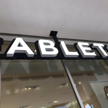 Fabletics - Front - Women's Clothing Near Me - Scottsdale, Arizona Fabletics - Front - Women's Clothing Near Me - Scottsdale, Arizona