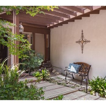 Upstage Design - Home Staging Near Me - Los Angleles, California