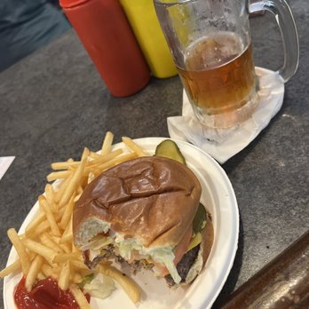 Quatman Cafe - Burgers Near Me - Mason, Ohio Quatman Cafe - Burgers Near Me - Mason, Ohio