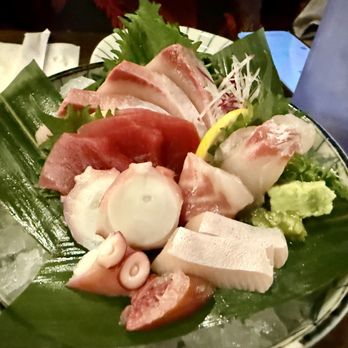 Izakaya Mitch's - Sashimi Plate - Izakaya Near Me - Honolulu, Hawaii Izakaya Mitch's - Sashimi Plate - Izakaya Near Me - Honolulu, Hawaii