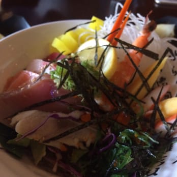 Mama M Sushi - $10.95 chirashi lunch bowl - Japanese Near Me - Pasadena, California Mama M Sushi - $10.95 chirashi lunch bowl - Japanese Near Me - Pasadena, California