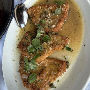 Crossroads Kitchen - Impossible Chicken Piccata (GFO) - Vegan Near Me - Los Angeles, California Crossroads Kitchen - Impossible Chicken Piccata (GFO) - Vegan Near Me - Los Angeles, California