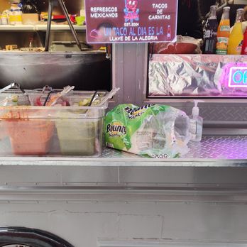 Carnitas El Viejon - Tacos Near Me - Queens, New York