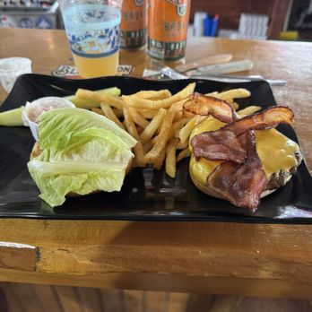 Pub 447 - Bacon cheeseburger - Seafood Near Me - East Stroudsburg, Pennsylvania