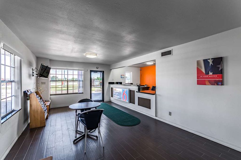 MOTEL 6 31 Photos 3556 E Austin St, Giddings, Texas Hotels