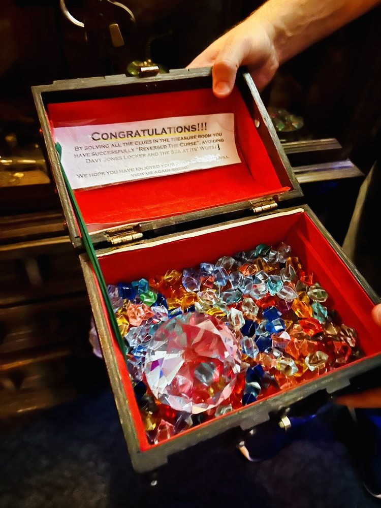 Social spots from Countdown Escape Room