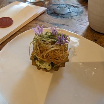 St. Barts - Allium Tart - British Near Me - London, XGL