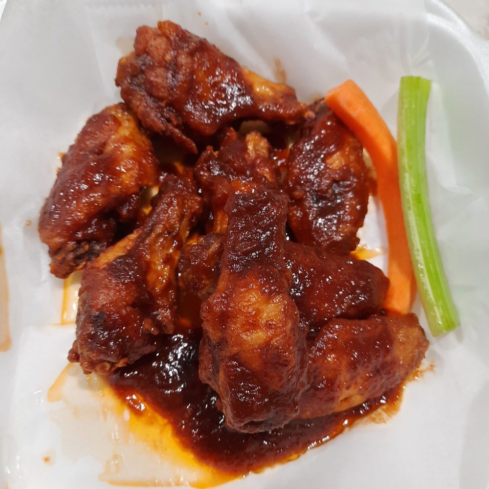 Hot Wings & More, Houston Roadtrippers