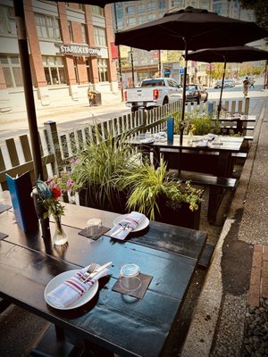 Capo & The Spritz by null